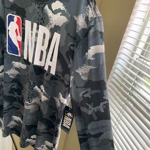 NBA Officially Licensed logo long-sleeved black gray T-shirt Size Small